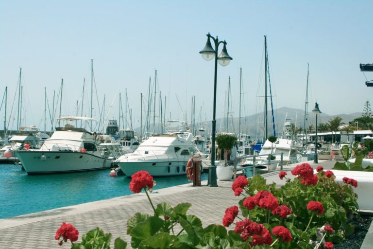 Puerto de puerto calerlo en Lanzarote