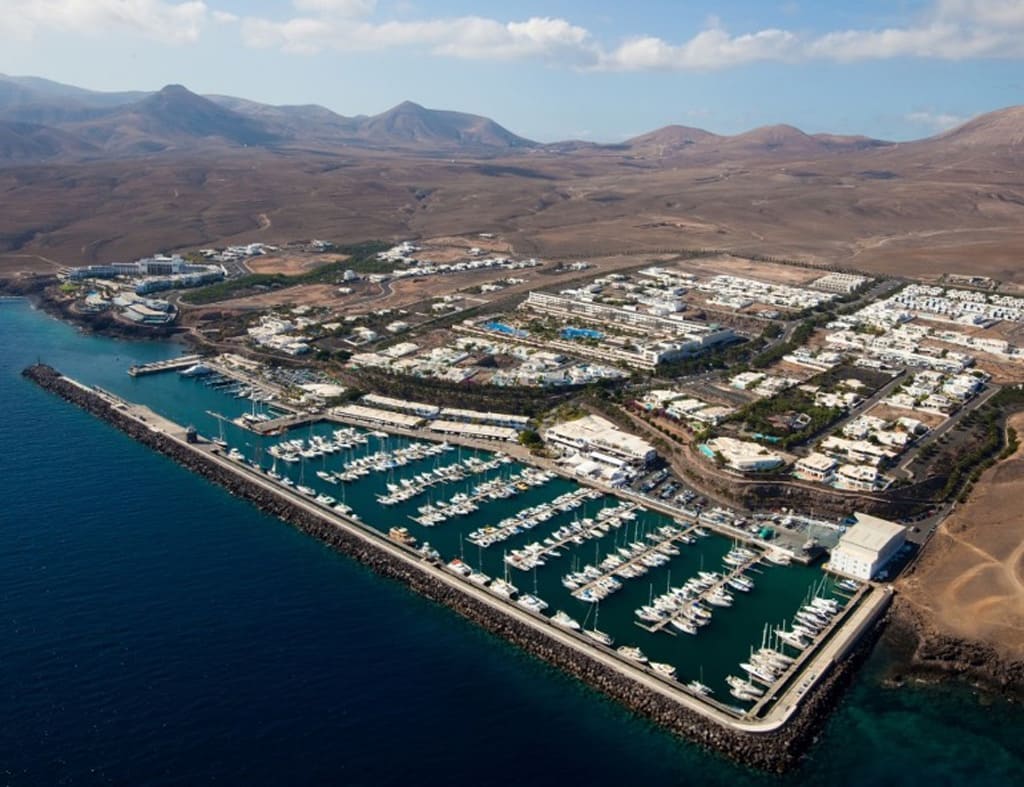 Puerto Calero en Lanzarote desde el cielo