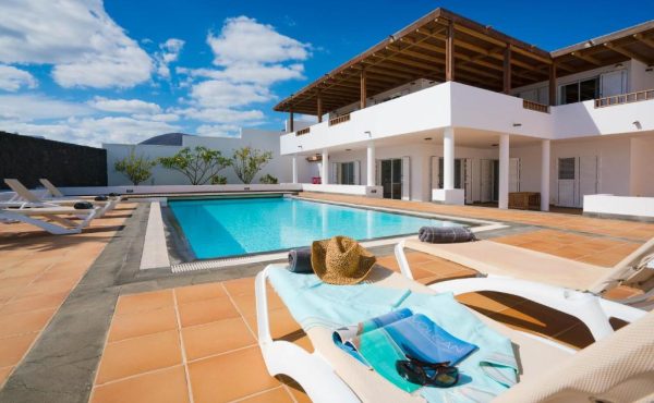 villa in Lanzarote with private pool